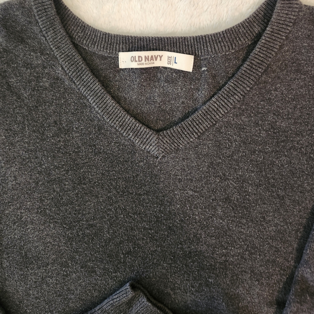 Old Navy Men's Charcoal V-Neck Sweater